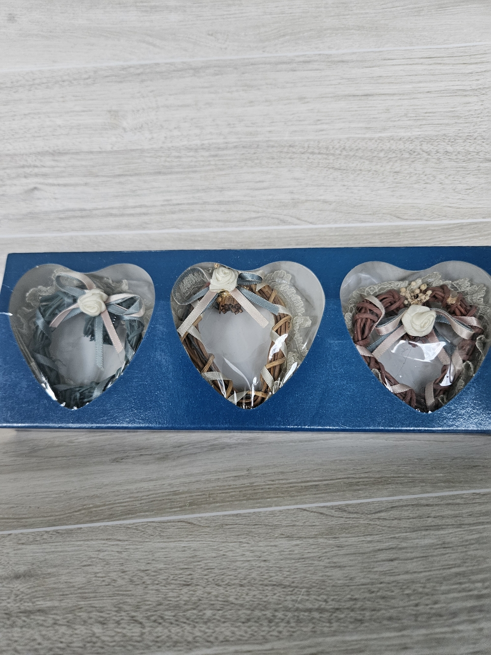 Set of 3 Heart-Shaped Decorative Wreaths Magnets Vintage